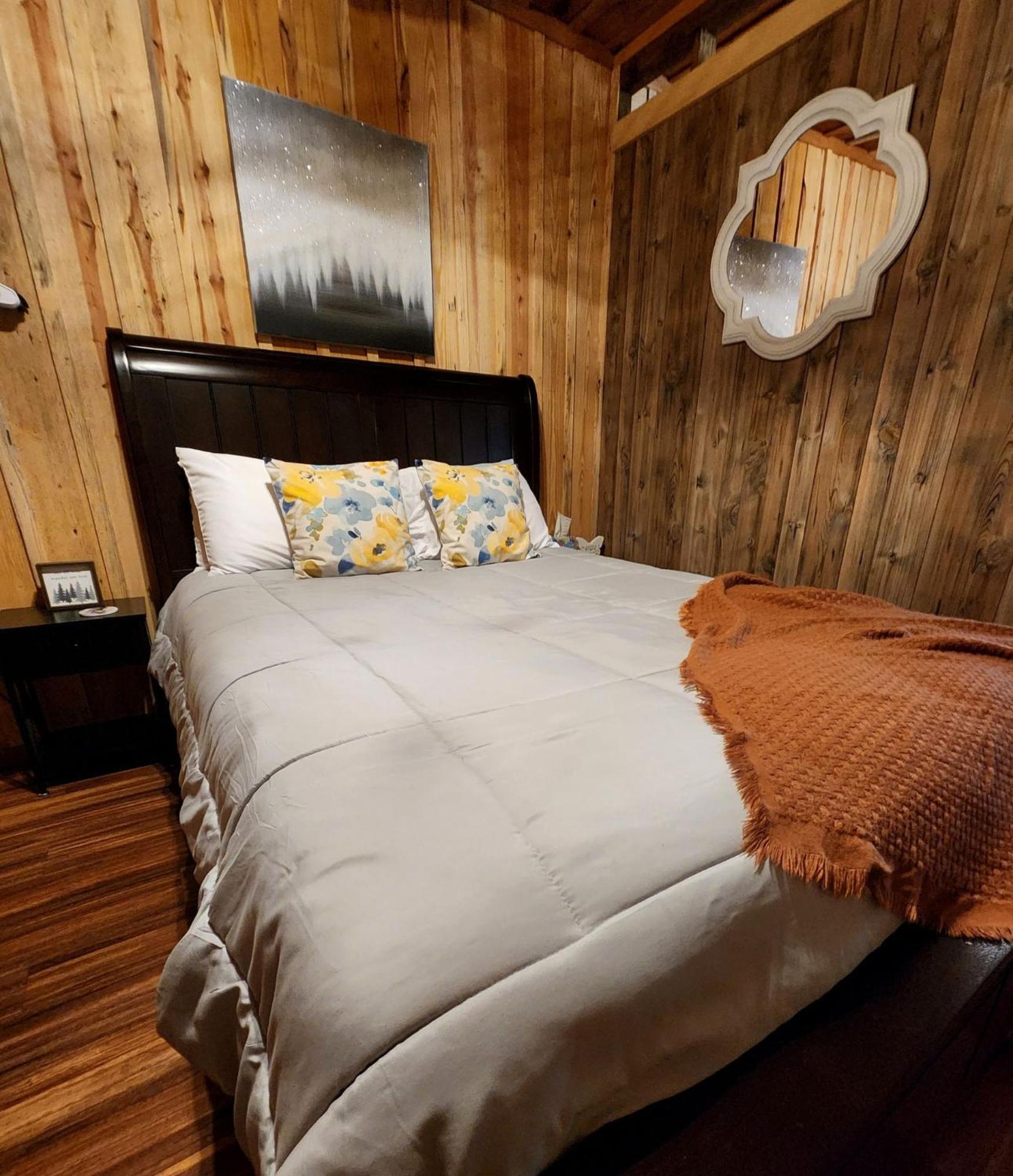 Unique Country Cabin Meets Farmhouse Modern!!! Mena Exterior photo