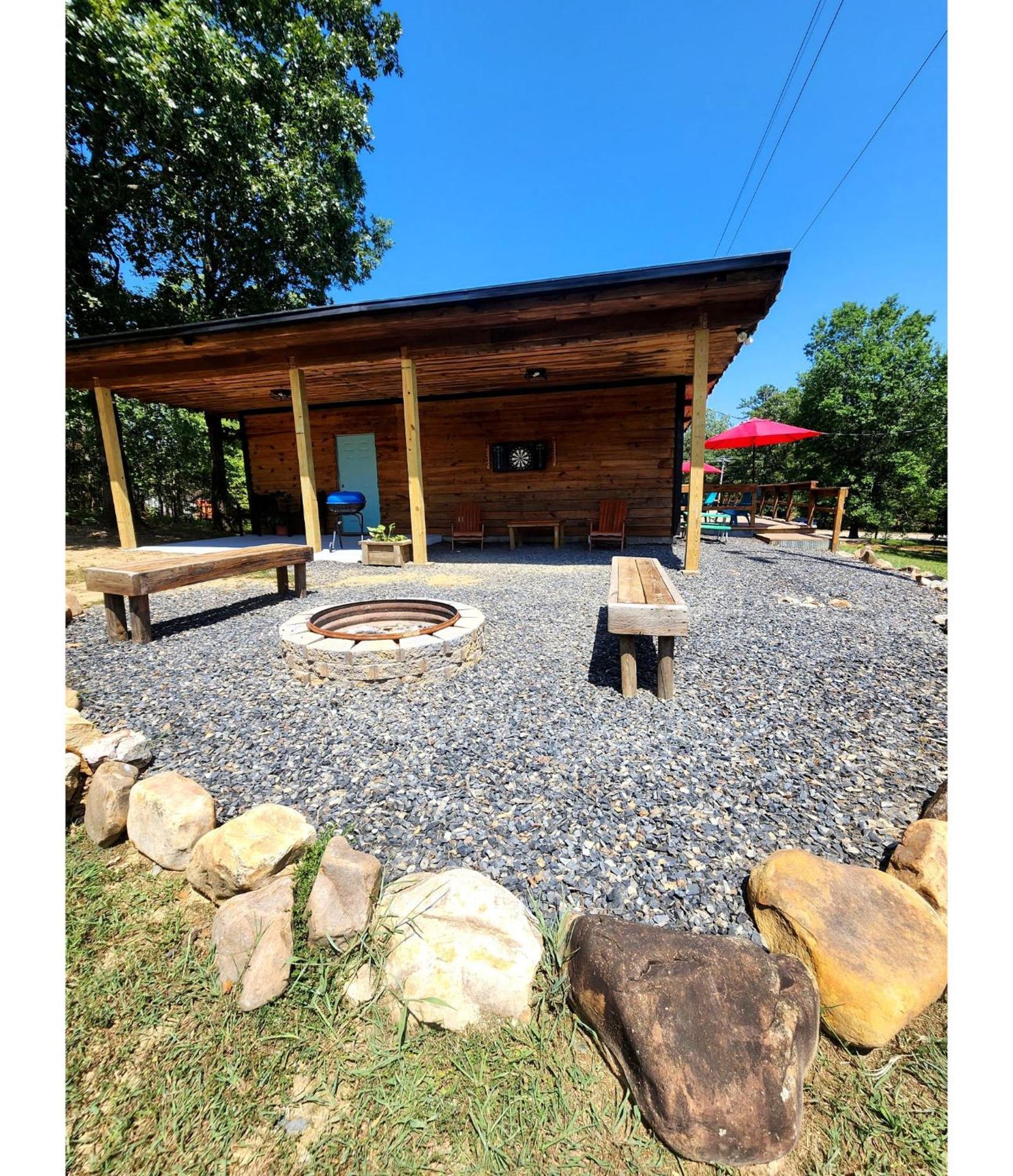 Unique Country Cabin Meets Farmhouse Modern!!! Mena Exterior photo