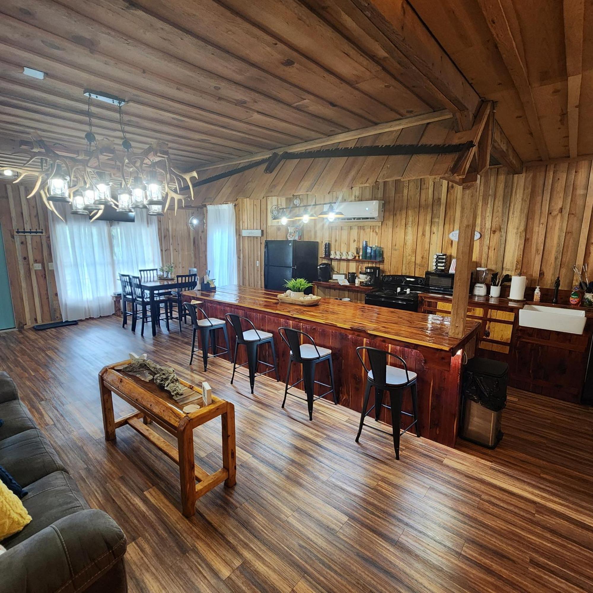 Unique Country Cabin Meets Farmhouse Modern!!! Mena Exterior photo